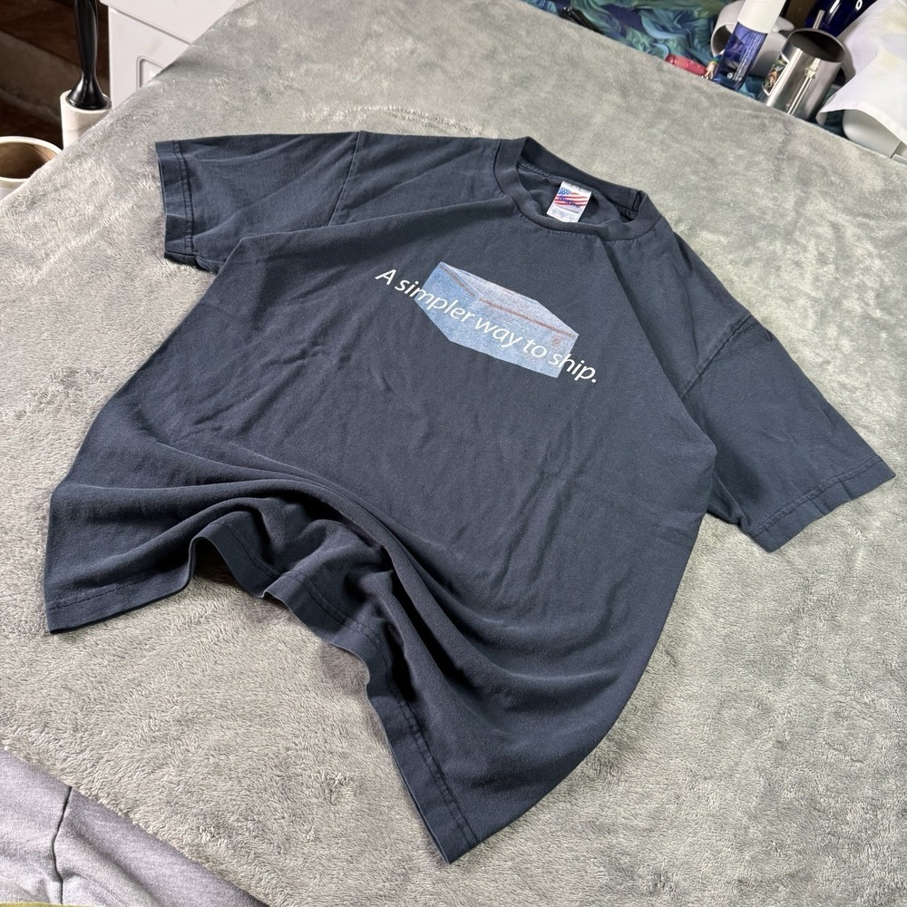 Vintage Y2K USPS Priority Mail Box Blue White Short‎ Sleeve T-Shirt Mens Medium